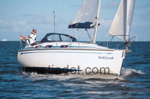 Bavaria Cruiser 30 Tekniset tiedot ja arvostelut 